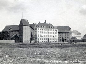 Vester Voldgade   Med Kongens Bryghus 1898.jpg